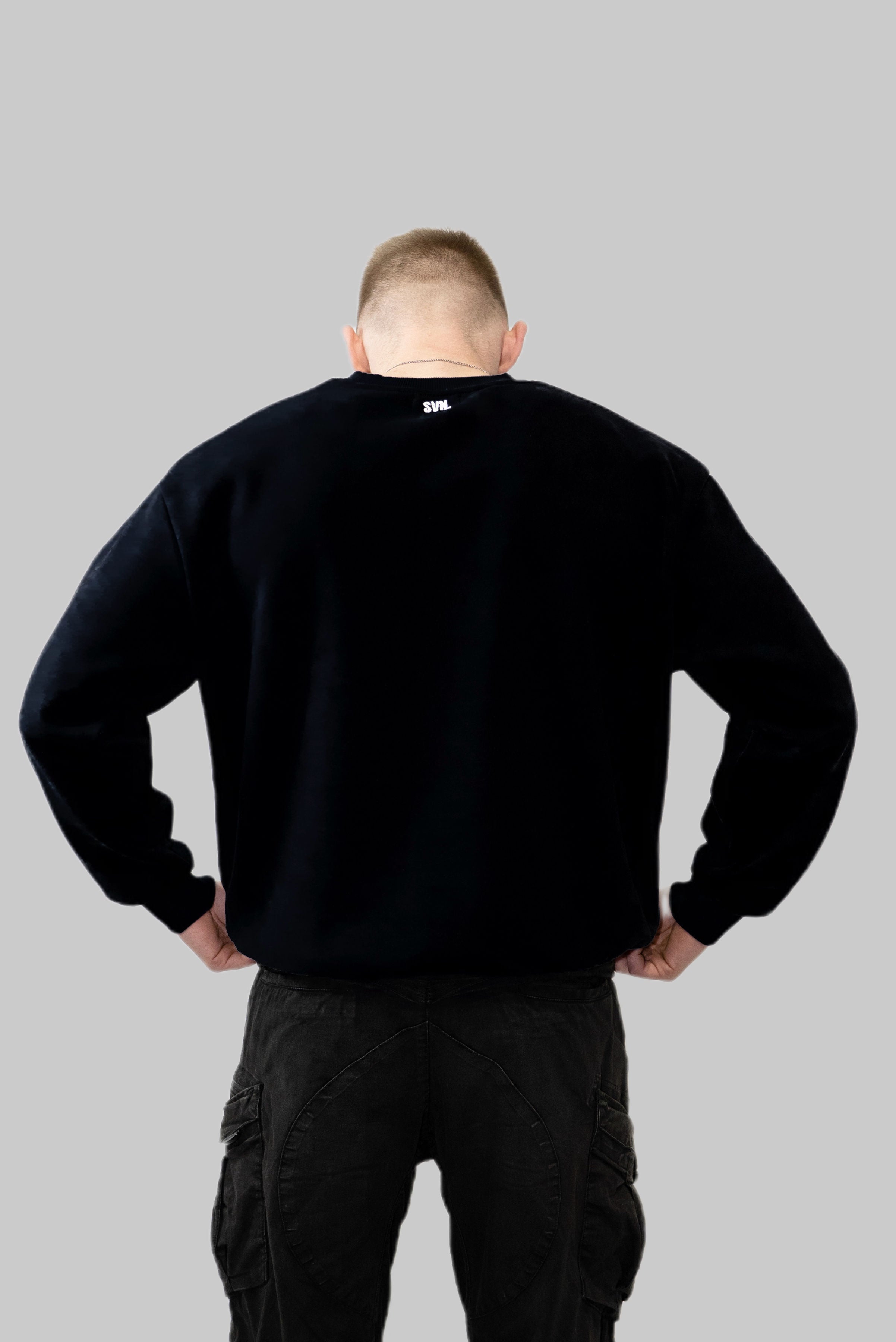 CORE 01. CREWNECK